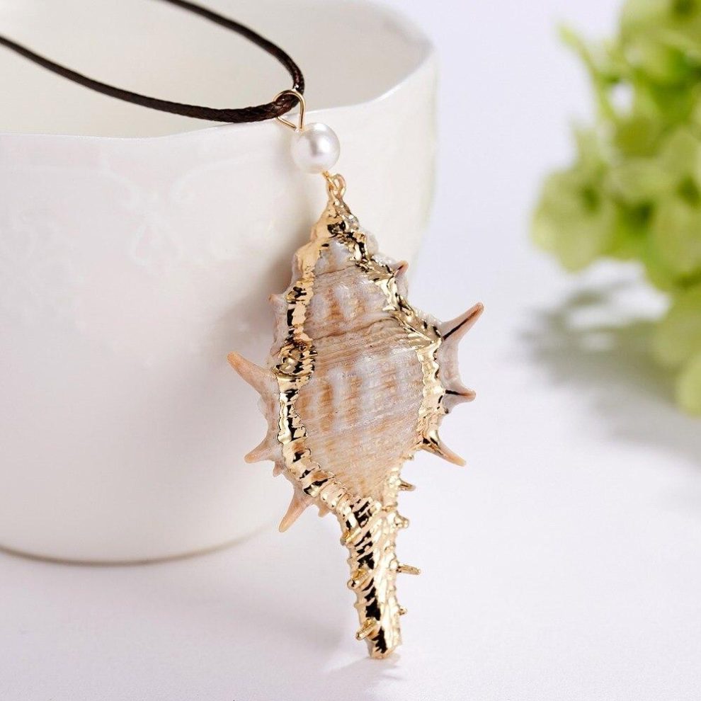 Pendentif Coquillage Vintage En Métal - Bijou Ancien Occasion - Bon état Général